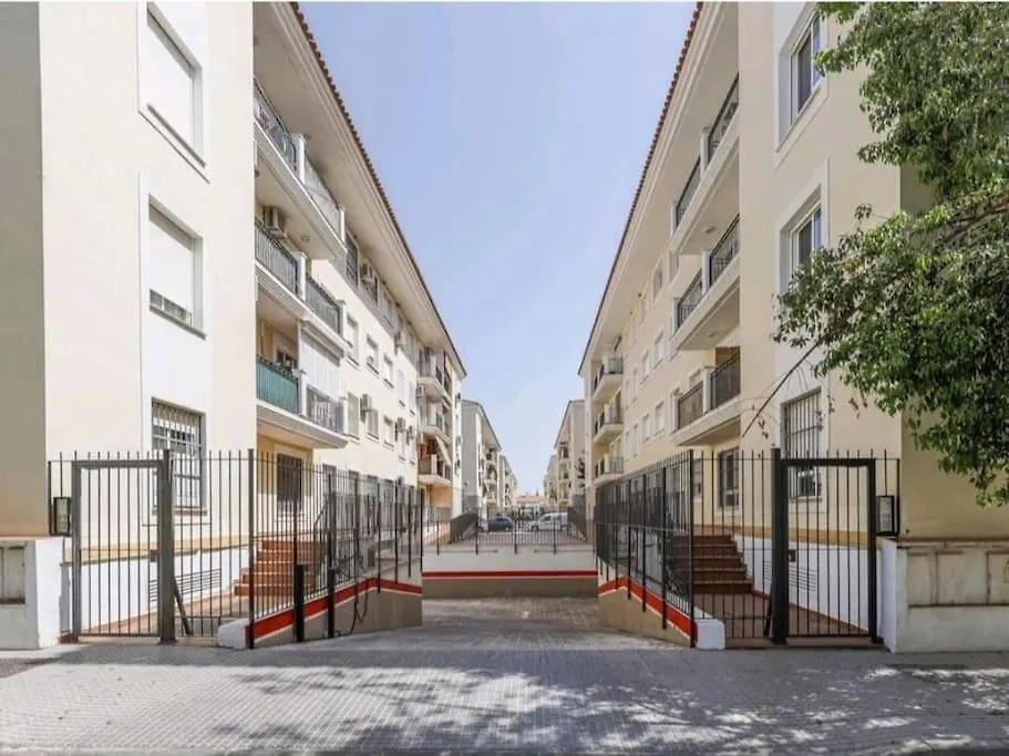 Alojamiento Con Piscina Y Parking En Sevilla La Algaba Apartamento